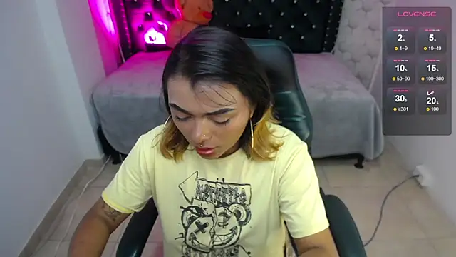 Snapshot of madelein_m chatting on 02/26/25, 07:27 madelein m online show from 02/26/25, 07:27