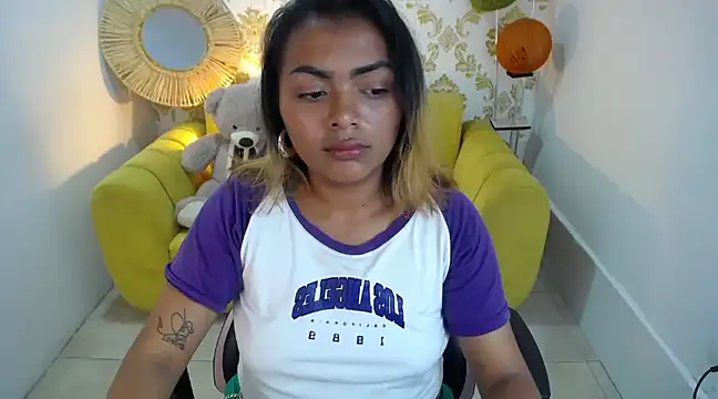 Snapshot of madelein_m chatting on 02/28/25, 10:28 madelein m online show from 02/28/25, 10:28