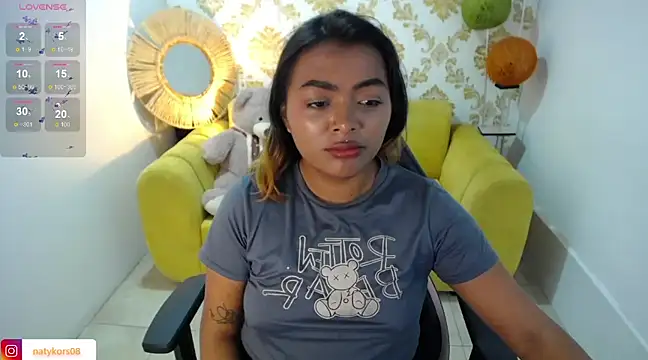 Snapshot of madelein_m chatting on 03/05/25, 06:56 madelein m online show from 03/05/25, 06:56