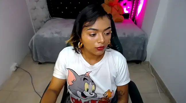 Snapshot of madelein_m chatting on 03/20/25, 01:04 madelein m online show from 03/20/25, 01:04