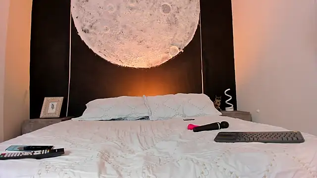 Snapshot of EthaanCox chatting on 10/29/25, 09:16 EthaanCox online show from 10/29/25, 09:16