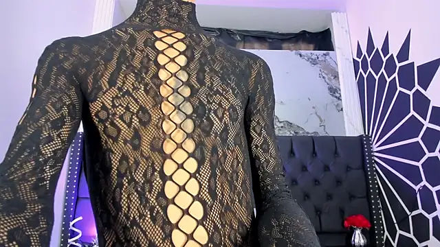 EthaanCox online show from 04/05/26, 09:23