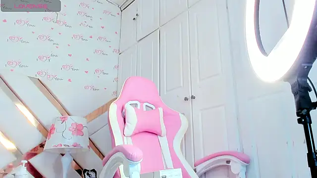 NoaBrowm online show from 01/30/25, 01:53