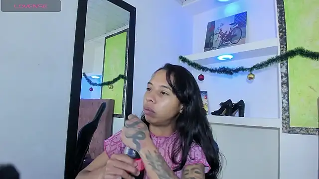 Miss sparkle00 online show from 01/05/26, 08:01