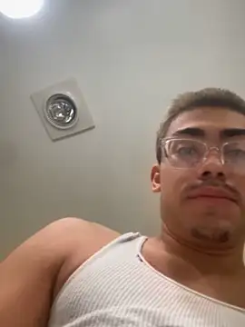 Snapshot of Daddywick chatting on 11/10/25, 12:37 Daddywick online show from 11/10/25, 12:37