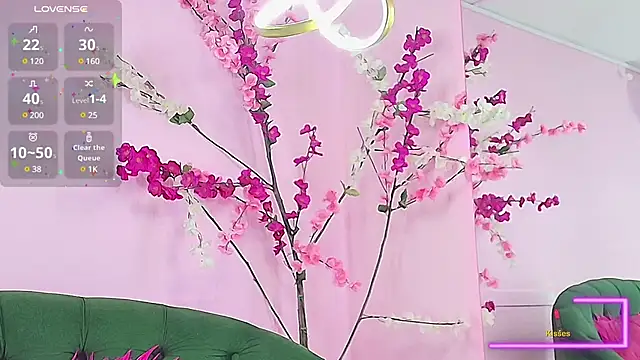 Snapshot of scarlette69 chatting on 02/07/25, 02:19 scarlette69 online show from 02/07/25, 02:19