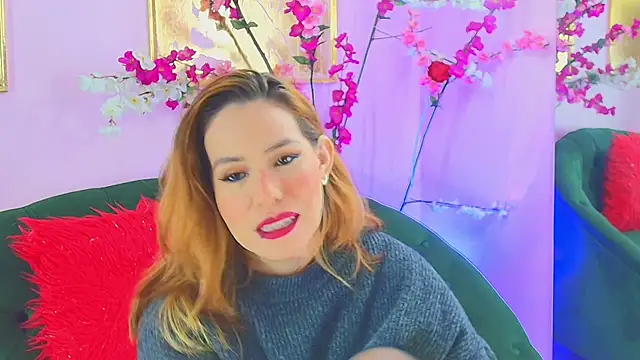 Snapshot of scarlette69 chatting on 11/30/25, 08:24 scarlette69 online show from 11/30/25, 08:24