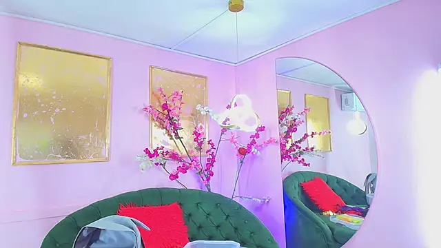 Snapshot of scarlette69 chatting on 12/02/25, 07:53 scarlette69 online show from 12/02/25, 07:53