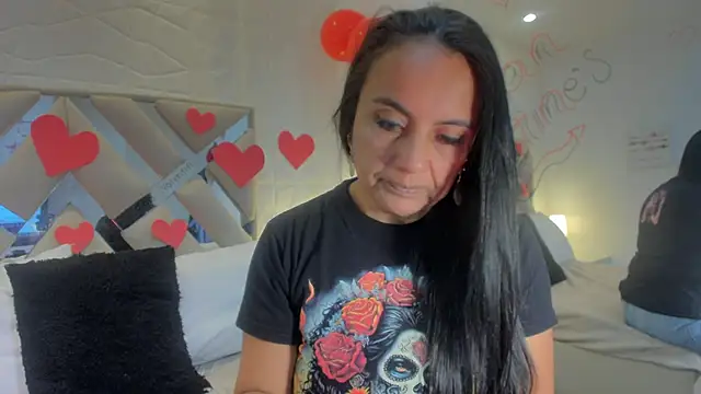 Snapshot of raquell_moore chatting on 02/15/25, 05:07 raquell moore online show from 02/15/25, 05:07