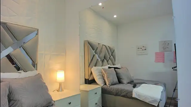 Snapshot of raquell_moore chatting on 03/12/26, 12:39 raquell moore online show from 03/12/26, 12:39