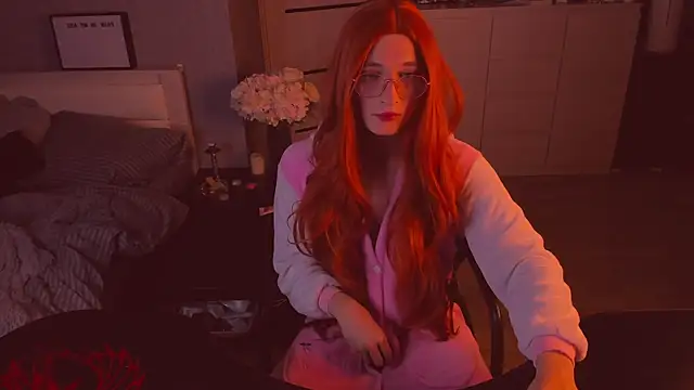 Snapshot of foxy_jpg chatting on 11/23/25, 12:54 foxy jpg online show from 11/23/25, 12:54