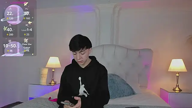 Snapshot of ethan_and_ava chatting on 03/11/25, 01:45 ethan and ava online show from 03/11/25, 01:45
