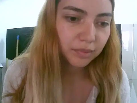 Snapshot of VittoriaTaylor chatting on 11/24/25, 09:36 VittoriaTaylor online show from 11/24/25, 09:36