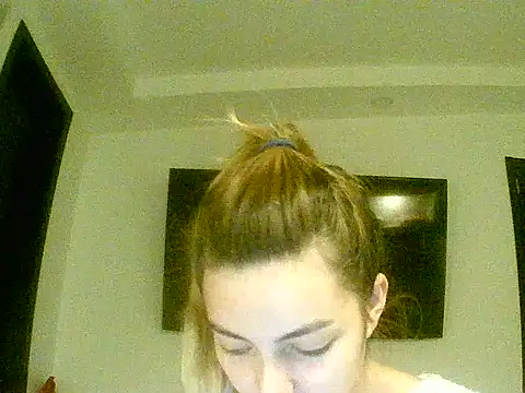 Snapshot of VittoriaTaylor chatting on 03/22/26, 12:58 VittoriaTaylor online show from 03/22/26, 12:58