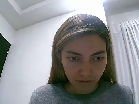 VittoriaTaylor online show from 05/22/26, 01:13