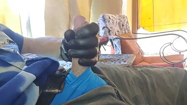 Snapshot of bwcbeat83 chatting on 03/22/26, 06:00 bwcbeat83 online show from 03/22/26, 06:00