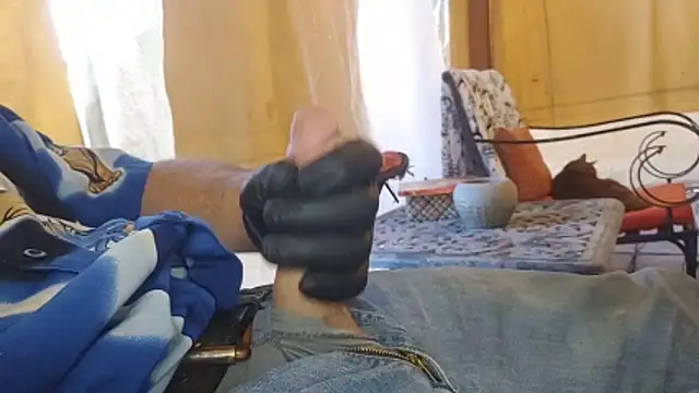 Snapshot of bwcbeat83 chatting on 03/27/26, 01:00 bwcbeat83 online show from 03/27/26, 01:00