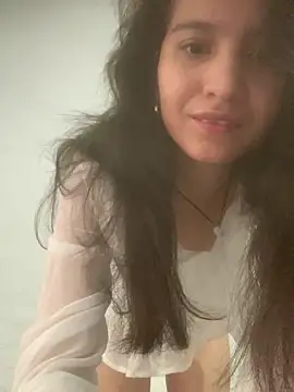 Snapshot of Bella_still chatting on 03/12/25, 11:53 Bella still online show from 03/12/25, 11:53