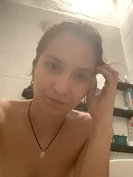 Snapshot of Bella_still chatting on 03/19/25, 09:48 Bella still online show from 03/19/25, 09:48