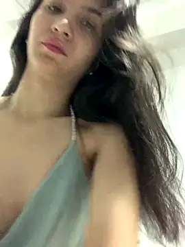 Snapshot of Bella_still chatting on 09/16/25, 12:50 Bella still online show from 09/16/25, 12:50