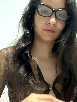 Snapshot of Bella_still chatting on 09/26/25, 12:53 Bella still online show from 09/26/25, 12:53