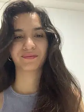 Snapshot of Bella_still chatting on 11/02/25, 01:13 Bella still online show from 11/02/25, 01:13