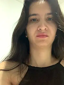 Snapshot of Bella_still chatting on 12/03/25, 01:20 Bella still online show from 12/03/25, 01:20