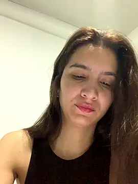 Snapshot of Bella_still chatting on 12/04/25, 01:09 Bella still online show from 12/04/25, 01:09