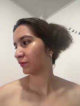 Snapshot of Bella_still chatting on 05/28/26, 01:41 Bella still online show from 05/28/26, 01:41