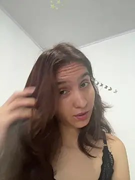 Snapshot of Bella_still chatting on 06/01/26, 02:19 Bella still online show from 06/01/26, 02:19