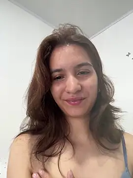 Snapshot of Bella_still chatting on 06/11/26, 02:04 Bella still online show from 06/11/26, 02:04