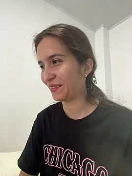 Snapshot of Bella_still chatting on 07/02/26, 01:17 Bella still online show from 07/02/26, 01:17