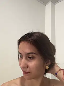 Snapshot of Bella_still chatting on 07/16/26, 01:39 Bella still online show from 07/16/26, 01:39