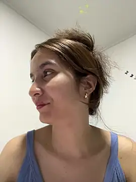 Snapshot of Bella_still chatting on 07/27/26, 01:12 Bella still online show from 07/27/26, 01:12