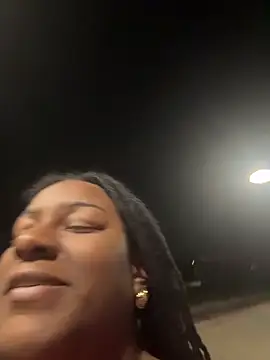 Snapshot of xoxoHotCoCo chatting on 04/13/26, 01:00 xoxoHotCoCo online show from 04/13/26, 01:00