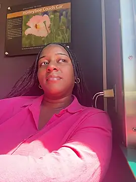 Snapshot of xoxoHotCoCo chatting on 04/18/26, 04:44 xoxoHotCoCo online show from 04/18/26, 04:44