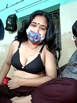 Snapshot of Sexy-Couple20 chatting on 02/01/25, 07:13 Sexy-Couple20 online show from 02/01/25, 07:13