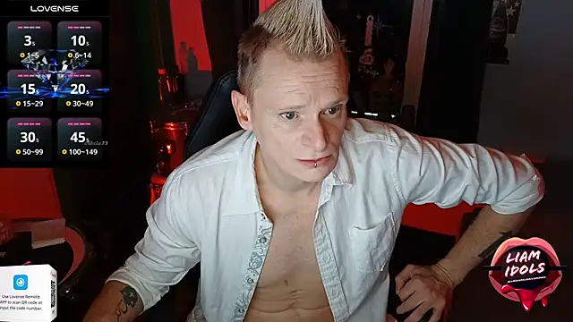 Snapshot of LiamIdols chatting on 11/18/25, 06:34 LiamIdols online show from 11/18/25, 06:34