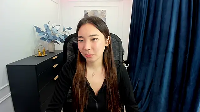 AnnaReyla online show from 09/21/25, 04:58