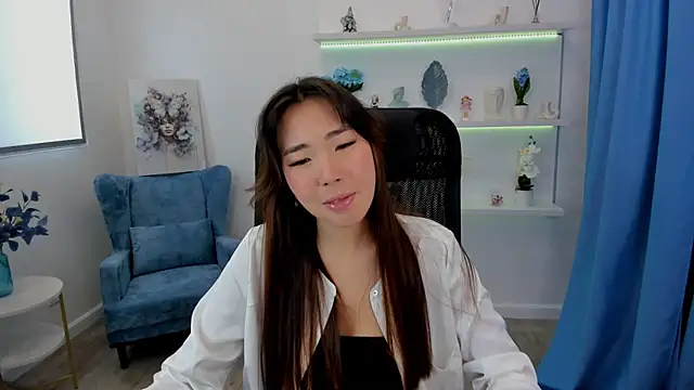 AnnaReyla online show from 09/28/25, 07:19