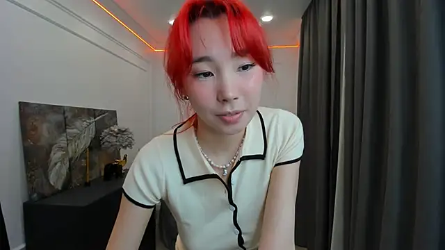 Snapshot of AnnaReyla chatting on 04/22/26, 11:12 AnnaReyla online show from 04/22/26, 11:12