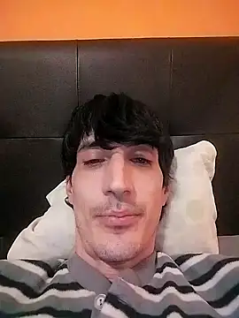 Snapshot of moutt99 chatting on 01/16/25, 05:23 moutt99 online show from 01/16/25, 05:23