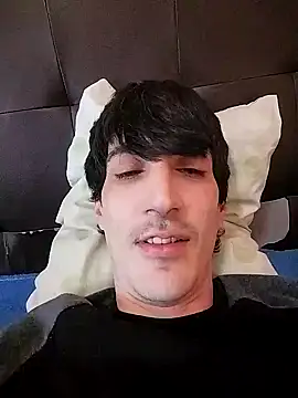 Snapshot of moutt99 chatting on 01/21/25, 01:54 moutt99 online show from 01/21/25, 01:54