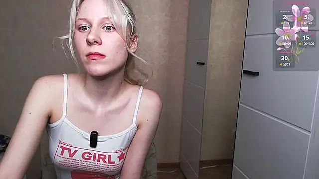 Snapshot of Mary_Kitty88 chatting on 04/18/26, 07:07 Mary Kitty88 online show from 04/18/26, 07:07