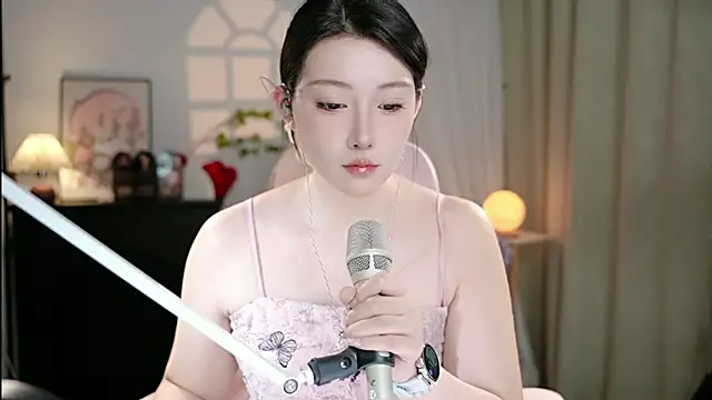 Dou-Dou-er online show from 10/05/25, 07:28