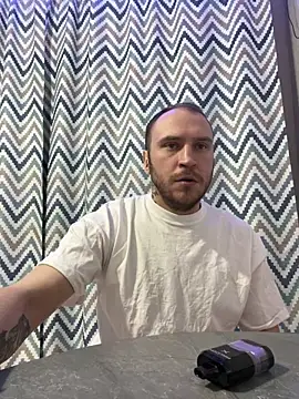 Snapshot of _XxX-XxX_ chatting on 01/22/25, 01:31  XxX-XxX  online show from 01/22/25, 01:31