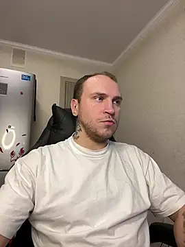 Snapshot of _XxX-XxX_ chatting on 02/11/25, 08:52  XxX-XxX  online show from 02/11/25, 08:52