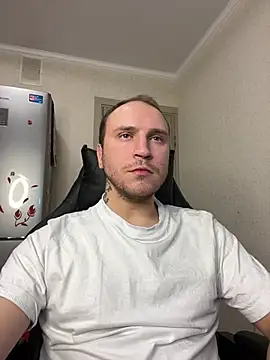 Snapshot of _XxX-XxX_ chatting on 02/13/25, 11:47  XxX-XxX  online show from 02/13/25, 11:47