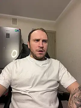 Snapshot of _XxX-XxX_ chatting on 02/18/25, 12:04  XxX-XxX  online show from 02/18/25, 12:04