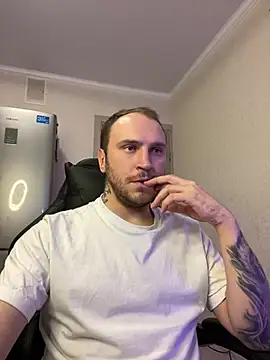 Snapshot of _XxX-XxX_ chatting on 02/22/25, 01:00  XxX-XxX  online show from 02/22/25, 01:00